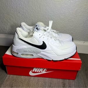 Men’s Nike AirMax Excee size 8